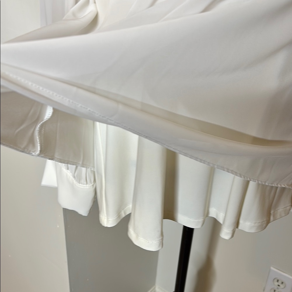 White Relaxed Ruffled Blouse - Picture 3 of 5